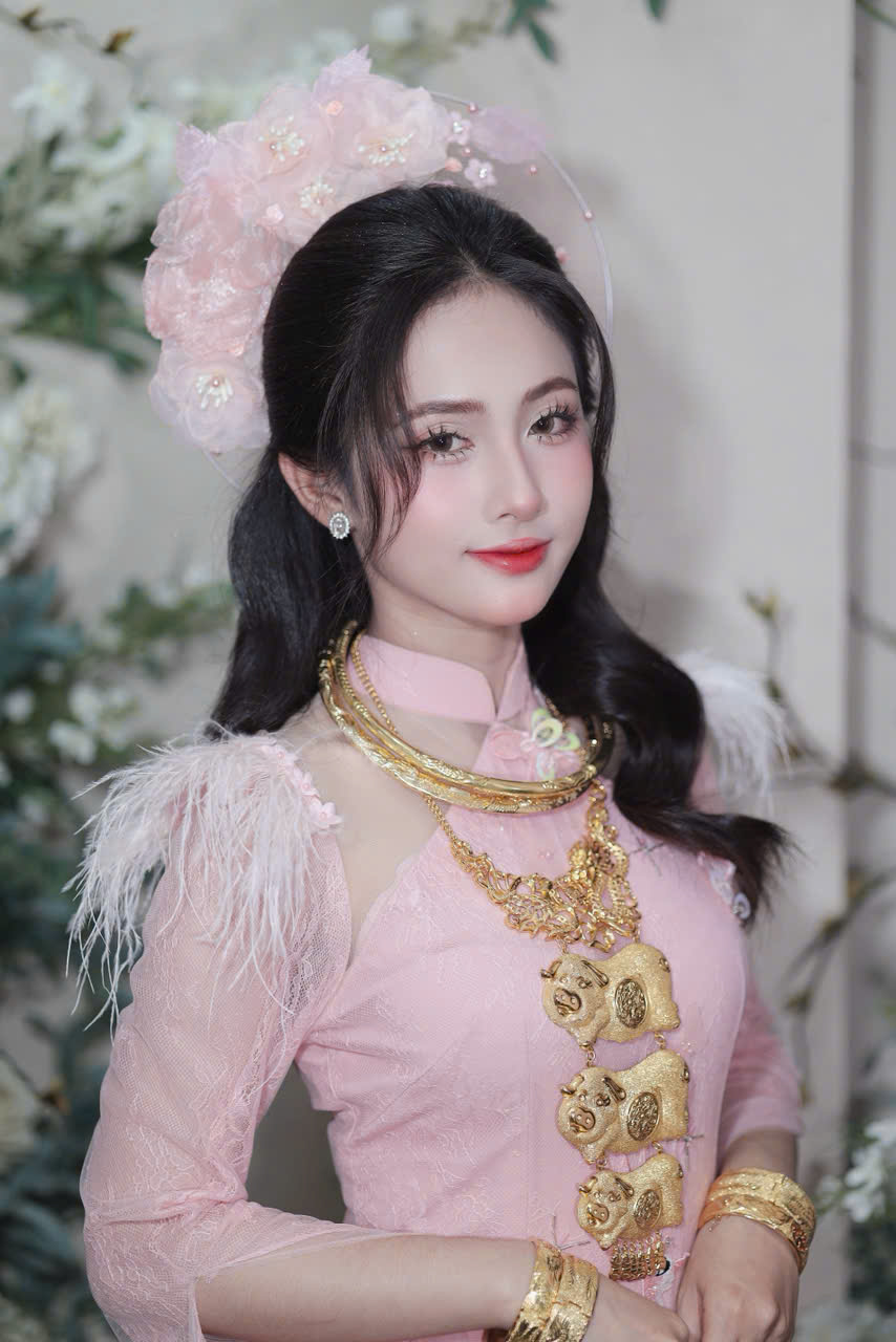 Trang điểm cô dâu